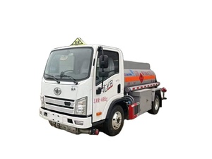Camión Cisterna de Combustible FAW Pequeño 4*2, de Aleación de Aluminio y Acero, 5000 Litros, para Líquidos Inflamables, Transmisión Manual, Vehículo en Estado Nuevo - Product Image 3