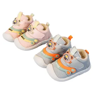 Zapatos de algodón para bebé, zapatillas de suela suave con estampado de dibujos animados, de invierno