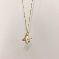 SHDIYAYUN Vente en gros de colliers en perles d'eau douce naturelles avec pendentif papillon en coquillage, bijoux pour femmes