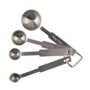Ensemble professionnel de 4 cuillères doseuses en acier inoxydable pour la pâtisserie et la cuisine avec anneau en D - Product Image 1