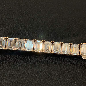 Brazaletes de Diamantes Naturales con Corte Esmeralda de Oro de Lujo y Calidad Premium para Compromisos Nupciales y Regalos, Alta Pureza, de la India - Product Image 2