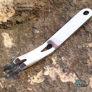 Equipo de camping al aire libre, pequeña tabla para desenredar clavos, herramienta multifuncional de acero inoxidable para llavero EDC - Product Image 2