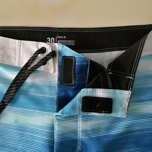 Venta al por mayor de pantalones cortos elásticos de 4 vías personalizados de los hombres de secado rápido Surfer Beach Shorts con cintura alta sin tirantes diseño de impresión XL tamaño - Product Image 3