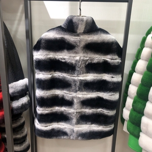 <span class=keywords><strong>Gilet</strong></span> en fourrure de <span class=keywords><strong>lapin</strong></span> à la mode en gros <span class=keywords><strong>Gilet</strong></span> en fourrure pour femmes manteau <span class=keywords><strong>sans</strong></span> manches hiver Rex teint Chinchilla <span class=keywords><strong>gilet</strong></span> en fourrure véritable - Product Image 3