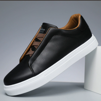 Chaussures de sport décontractées et légères pour hommes noirs, semelles plates, pour l'exportation et le commerce transfrontalier.