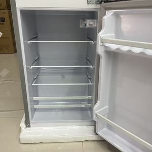 Réfrigérateur à trois portes 206L pour la maison, avec fonctions de réfrigération et de congélation, et caractéristiques économes en énergie - Product Image 4