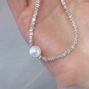 Nouveau collier clavicule en argent et perles pour femme, design unique, élégant et sophistiqué, tendance et polyvalent. - Product Image 6