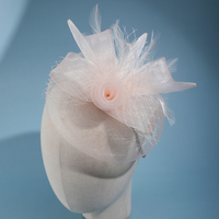 Trompette fleur forme maille gaze Homburg chapeau de fête pour les femmes plume chapeau formel pour dames
