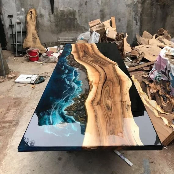 mesa de comedor de madera maciza con resina epoxi