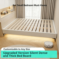 Cadre de lit plateforme en bois massif de style flottant sans tête de lit, sommier rembourré doux, pieds antidérapants, disponible en taille Queen/King