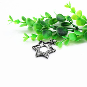 yunnique Unisex Titanium Steel <b>Star</b> Pendant Necklace Metal Retro <b>Design</b> Fashion Jewelry - Product Image 3