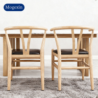 Ensemble de chaises et de table à manger en bois moderne pour restaurant et utilisation en bistro français, 4 pièces, cuir noir, mobilier commercial