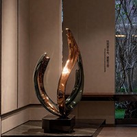Sculpture d'art abstrait en métal de conception nouvelle Vincentaa avec base, décoration intérieure personnalisée pour hôtel