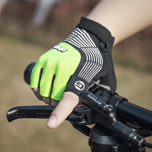 GIYO Nouveau Gants de sport respirants demi-doigt pour hommes Gants de course personnalisables 3 couleurs - Product Image 4