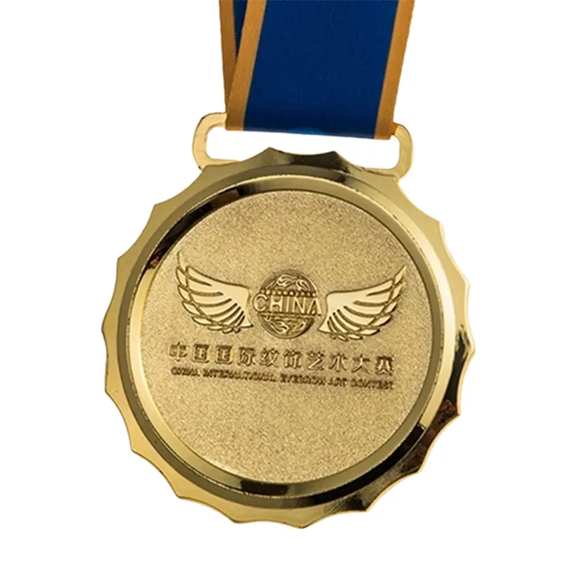メタルゴールドシルバーブロンズアワードメダル、亜鉛合金サッカーフットボールアワードトロフィーメダル、スポーツ、競技用リボン付き