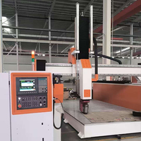 Centre d'usinage multifonction à cinq axes, machine de sculpture sur bois CNC, routeur CNC rotatif adapté à la transformation de différents modèles