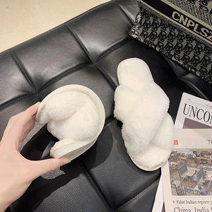 <span class=keywords><strong>Ciabatte</strong></span> da donna comode e calde <span class=keywords><strong>con</strong></span> punta aperta, da interno/esterno, in morbido peluche <span class=keywords><strong>con</strong></span> fasce incrociate in finta pelliccia di coniglio, ideali per autunno/inverno - Product Image 3