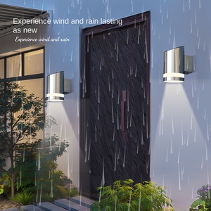 โคมไฟติดผนังอลูมิเนียม IP65กันน้ำแถบสีดำสำหรับกลางแจ้งทันสมัย220V โคมไฟสวนพลังงานแสงอาทิตย์3000K โคมไฟติดผนัง LED ยาว - Product Image 3