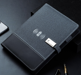 Portátil + powerbank + carga inalámbrica + USB