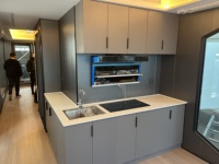 Maison capsule modulaire en acier robuste, cuisine et salle de bain complètes, hôtel mobile miniature