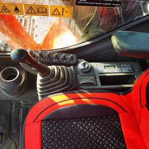 Excavatrice Hitachi Zx70 d'occasion, mini-excavatrice sur chenilles, godet de 7 tonnes, d'origine, à vendre en stock, pompe hydraulique Shimadzu - Product Image 6