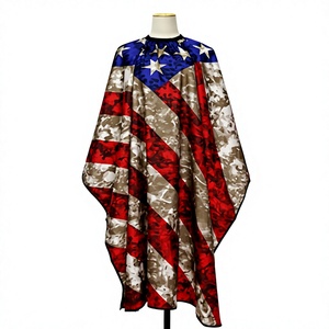 Cape de coiffure noire confortable en fibre de polyester imperméable, tablier personnalisé imprimé par sublimation pour salon - Product Image 1