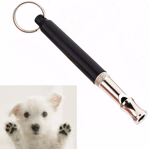 Silbato de entrenamiento para perros, de metal negro, con llavero, para suministros de entrenamiento de mascotas. - Product Image 1