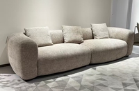 Abnehmbarer Stoffbezug Luxus Dreisitzer-Sofa Schaumstoffgefüllt Modernes Minimalistisches Cremefarbenes Design für Hotel Wohnzimmer Modular