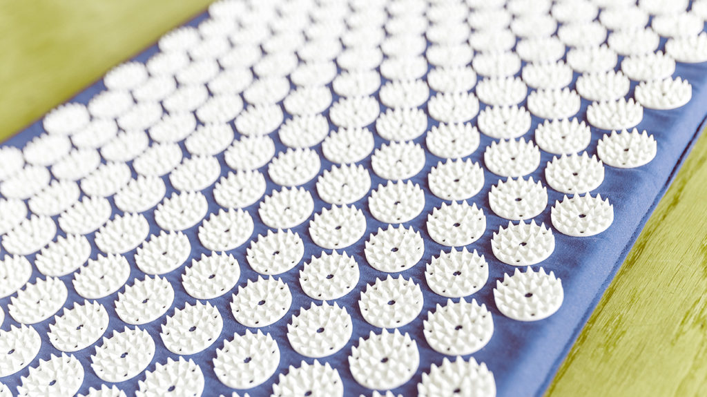 How to Make Acupressure Cushion 4600W China Automatic Ultrasonic Acupressure Nail Mats Plastic Spikes Welding Machine