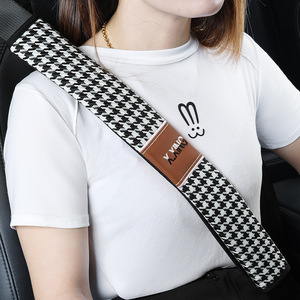 Coussinets d'épaule pour ceinture de sécurité de voiture en chenille, doux, durables, toutes saisons, style dessin animé, accessoire décoratif - Product Image 4
