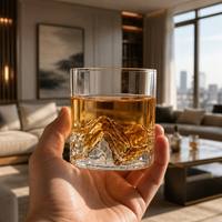 Verres à vin en verre borosilicate de style américain en gros, verres à whisky en forme de montagne en stock