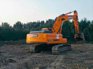 Excavatrice DOOSAN DH300 d'occasion, modèle 2016, moteur 147KW, engin lourd avec PLC et boîte de vitesses à vendre - Product Image 4