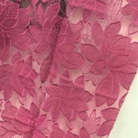 Tissu en dentelle guipure tulle à double couche, personnalisable en plusieurs couleurs, avec broderie laser et motifs floraux ajourés.