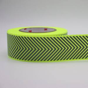Newsole Custom Fluorescerende Gele Zilveren Brede Visgraat Reflecterende Hittetransfer Tape PET Materiaal Hoge Helderheid Glazen Kralen - Product Image 1