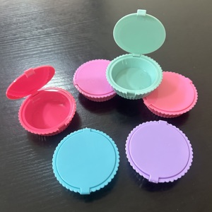 ตลับลิปบาล์มรูปคัพเค้ก ISMAN 6 กรัม แบบเปล่า น่ารัก ดีไซน์ครีมมี่ เหมาะสำหรับสาวๆ  บรรจุภัณฑ์ลิปสติกแฟนซี แรงบันดาลใจจากขนมหวาน - Product Image 1