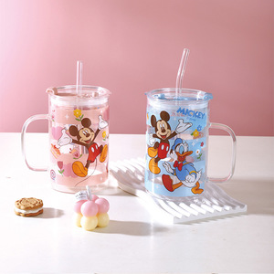 Grande tasse en <span class=keywords><strong>verre</strong></span> borosilicate Mickey & Friends avec couvercle et paille – Mignonne tasse à eau en forme de dessin animé - Product Image 4