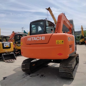 Mini-excavatrice Hitachi ZX70 d'occasion, modèle 2023, 7 tonnes, capacité de la benne de 1,0 m, moteur, boîte de vitesses, pompe, roulement en vente - Product Image 2