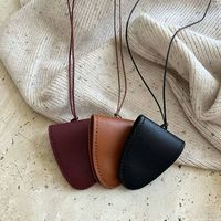 Étui à lunettes en cuir multicolore à suspendre au cou, pochette de protection portable pour lunettes de soleil avec cordon, sac de rangement quotidien pour lunettes