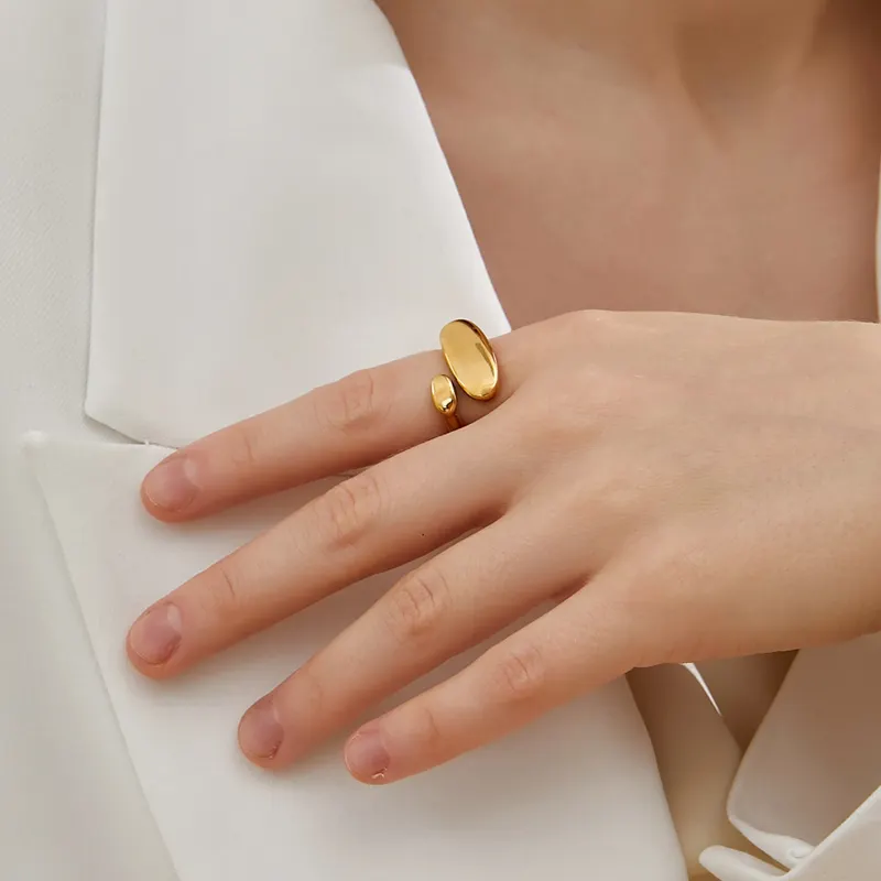 Anello da donna minimalista personalizzato placcato in oro 18K con apertura ovale geometrica irregolare in acciaio inox