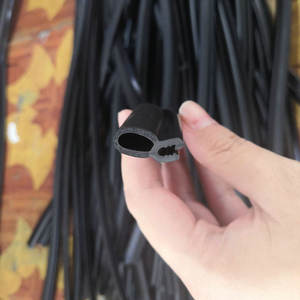 Bande d'étanchéité universelle en <span class=keywords><strong>caoutchouc</strong></span> naturel de haute qualité pour <span class=keywords><strong>coffre</strong></span> de <span class=keywords><strong>voiture</strong></span>, soudable et découpable, <span class=keywords><strong>protection</strong></span> supérieure du compartiment à bagages, noire - Product Image 4