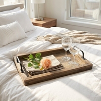Großhandel Antikes Vintage Holz-Serviertablett Farmhaus Dekoratives Distressed Metall-Griff Küchen- und Wohnzimmer-Tablett Handgefertigt