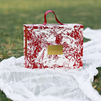 Boîte cadeau magnétique personnalisée pour mariage avec poignée en cuir PU, boîte rigide en carton pour bonbons, vêtements, emballage de boutique, fournisseur