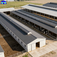 Bâtiment d'élevage porcin en structure acier personnalisable et durable avec design moderne et installation sur site