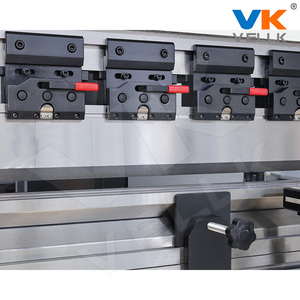 Résistance aux chocs de la presse plieuse CNC WE67K-125T3000 pour la production de pièces d'angle de conteneurs - Product Image 3