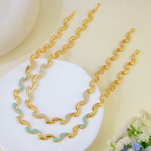 Conjunto de Joias de Luxo Dubai com Design Gota D'água, Banhado a Ouro 21k, Colar de Zircônia Irregular Italiana para Festas Femininas - Product Image 3