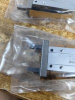 Pinza Paralela Neumática Mhzl2-10s Mhzl210s para PLC