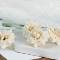 Nouvelles mini-têtes de fleurs artificielles faites à la main de haute qualité, roses en soie imperméables pour la Saint-Valentin, la fête des pères et Thanksgiving