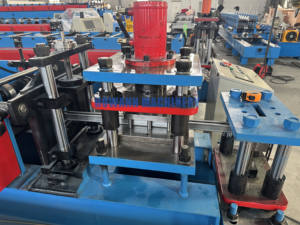 Machine de formage à froid automatique pour profilés de fixation de panneaux solaires, très demandée, sans avis pour le moment. - Product Image 5