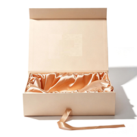 Luxuriöse Rosa Papierbox mit Individuellem Logo, Faltbare Starre Kartonbox mit Magnetverschluss, Geschenkbox mit Seidensatin-Futter und Bandverzierung