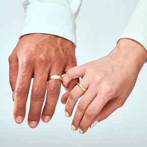 แหวนคู่สแตนเลสสตีล 316 ชุบทอง 18K PVD พร้อมโลโก้สั่งทำ ของขวัญวาเลนไทน์ แหวนหมั้น แหวนแต่งงาน แหวนนิรันดร์ - Product Image 5